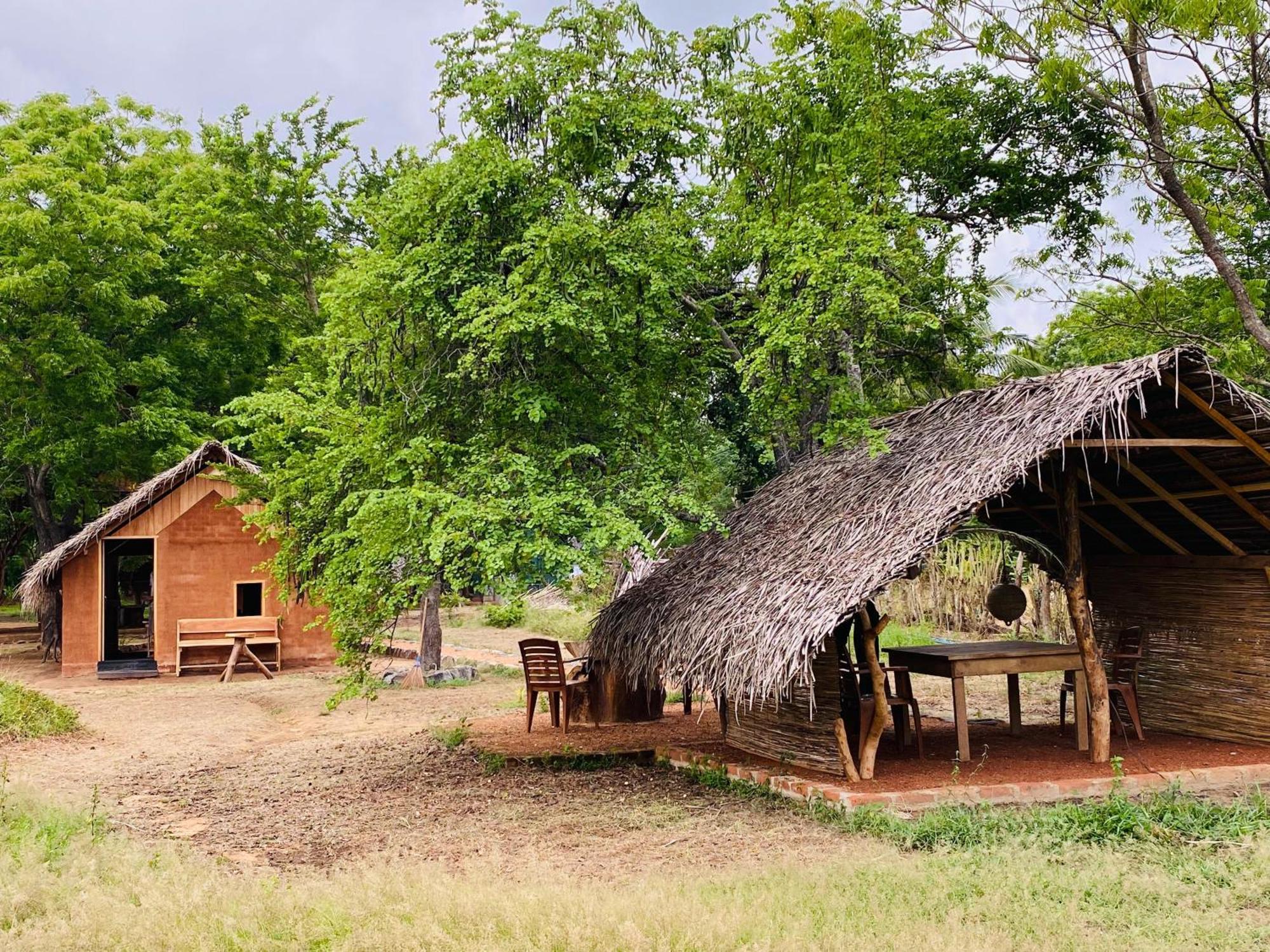 טיסמהרמה Yala Village Eco Tree House מראה חיצוני תמונה